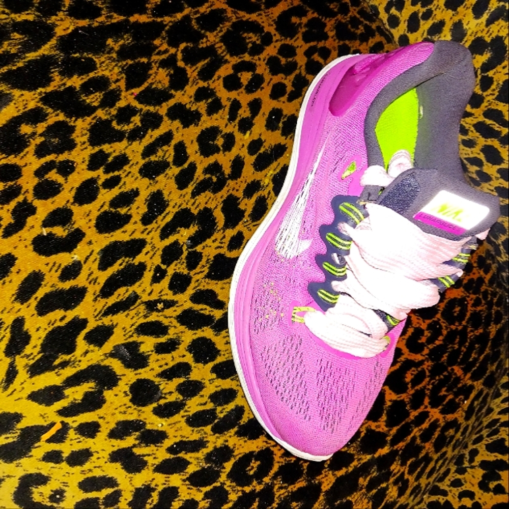 Nike Lunaralon Running Shoes. Pink women's 7.5